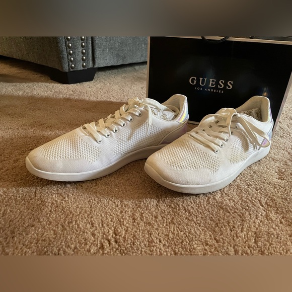 Guess Catchings men’s shoes white/holographic - Picture 2 of 15
